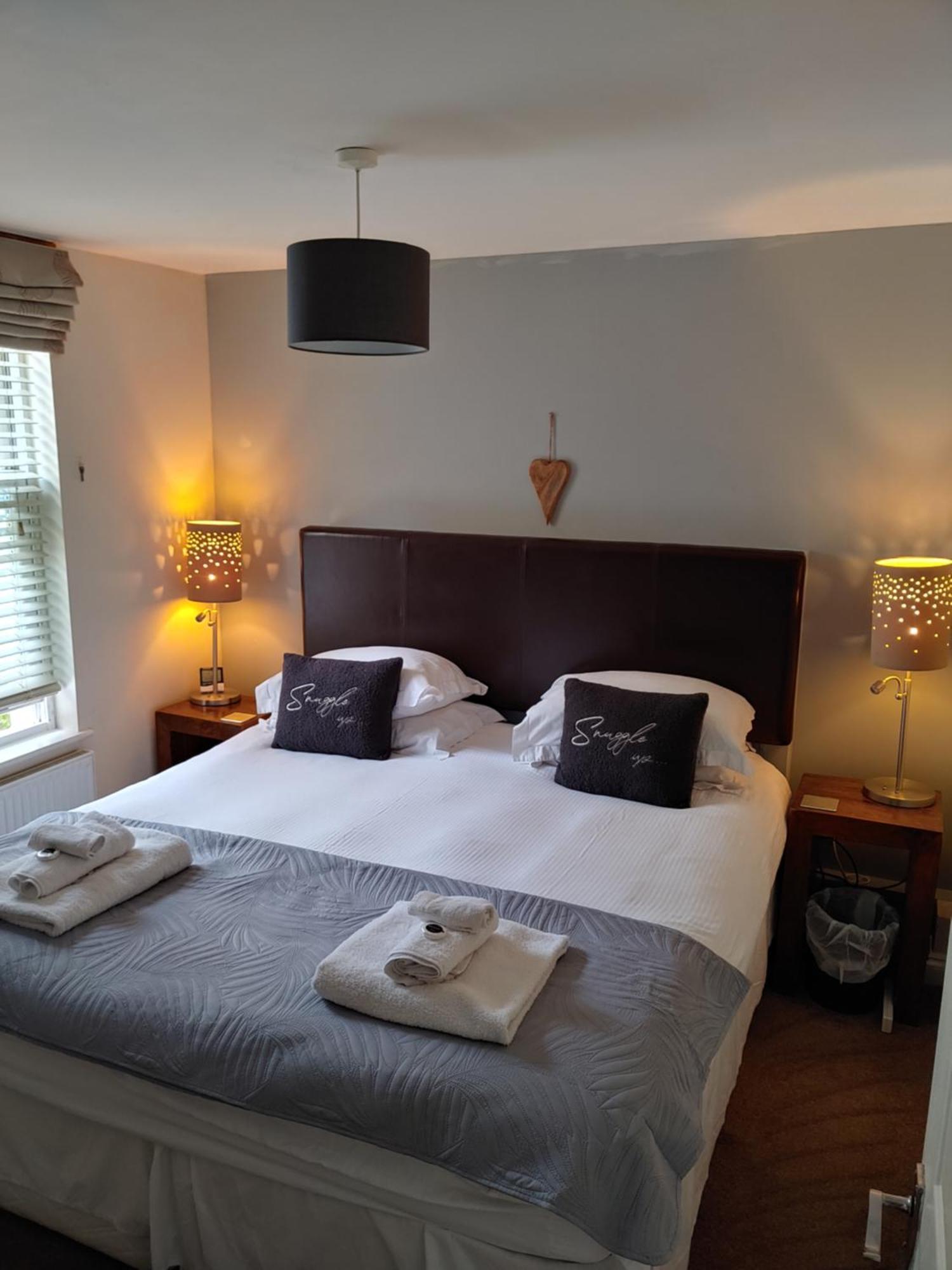 The Bath House Apartments - Free 1St Breakfast - Free Parking 객실 사진