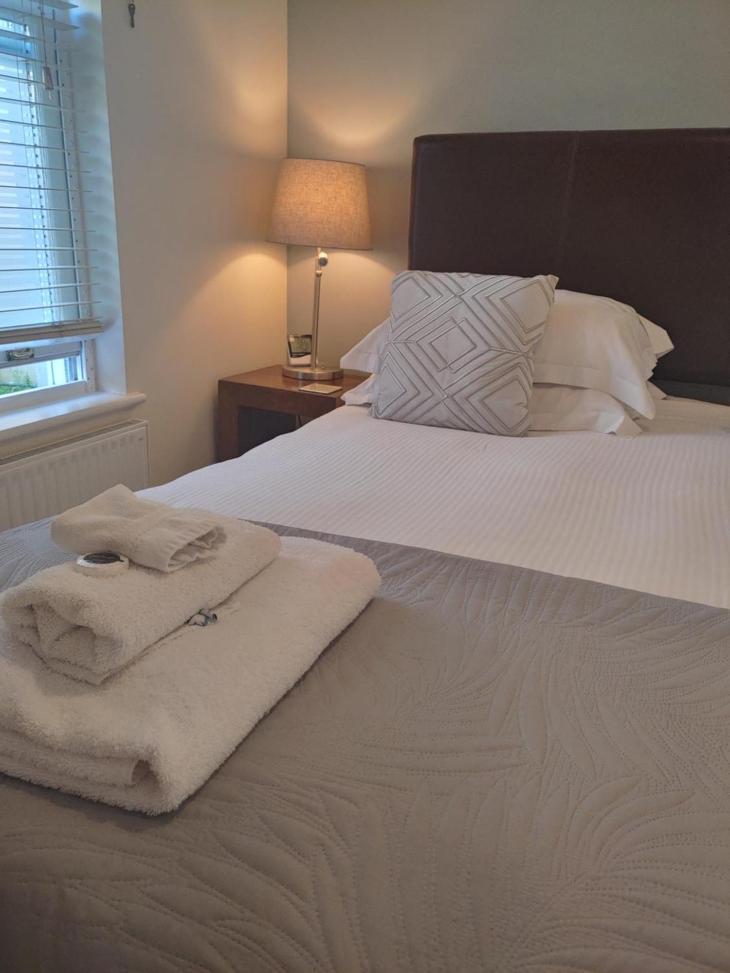 The Bath House Apartments - Free 1St Breakfast - Free Parking 객실 사진