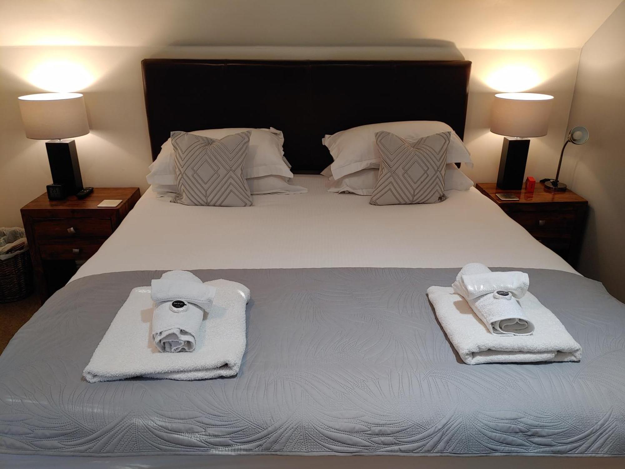 The Bath House Apartments - Free 1St Breakfast - Free Parking 외부 사진