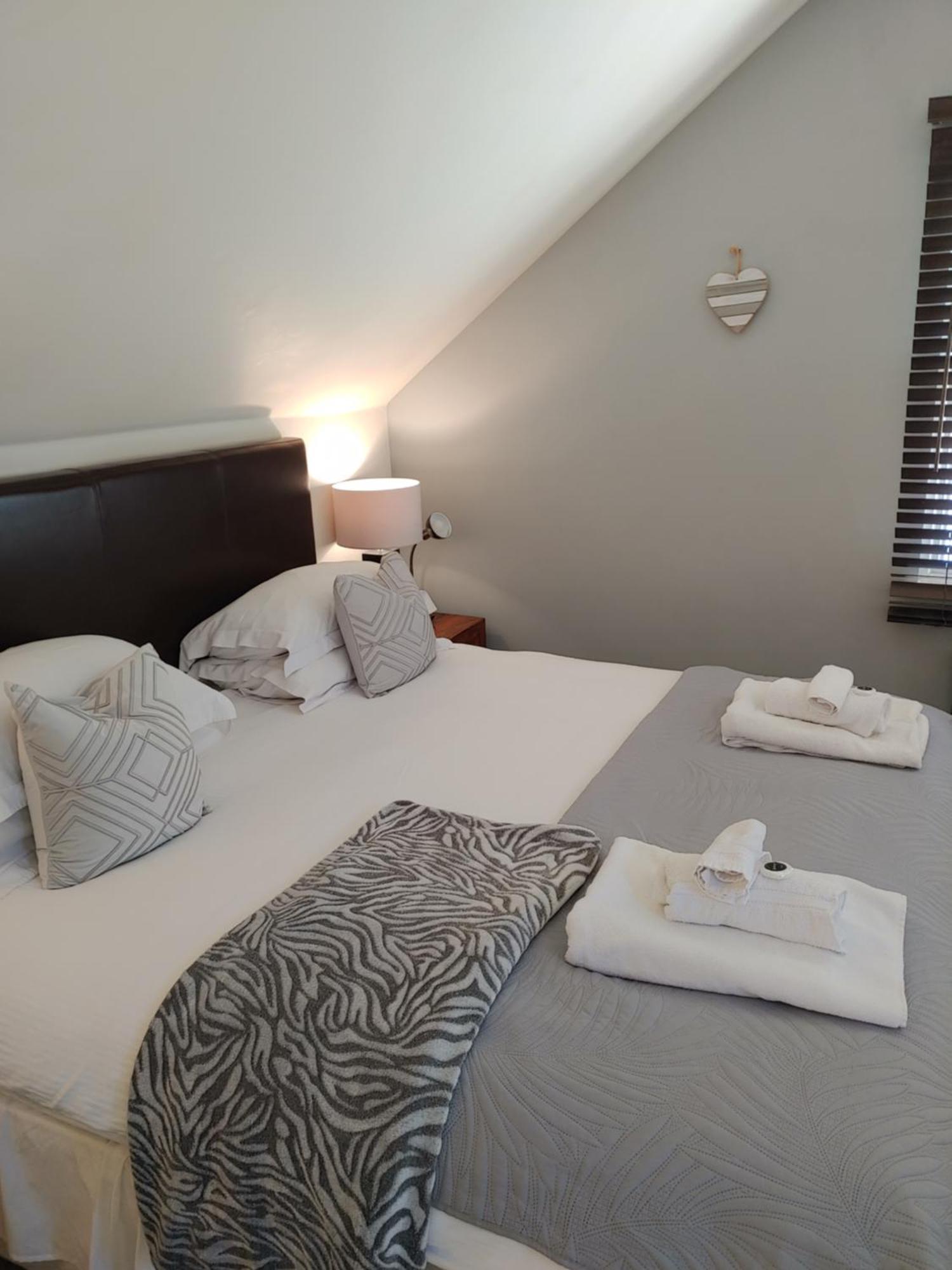 The Bath House Apartments - Free 1St Breakfast - Free Parking 외부 사진